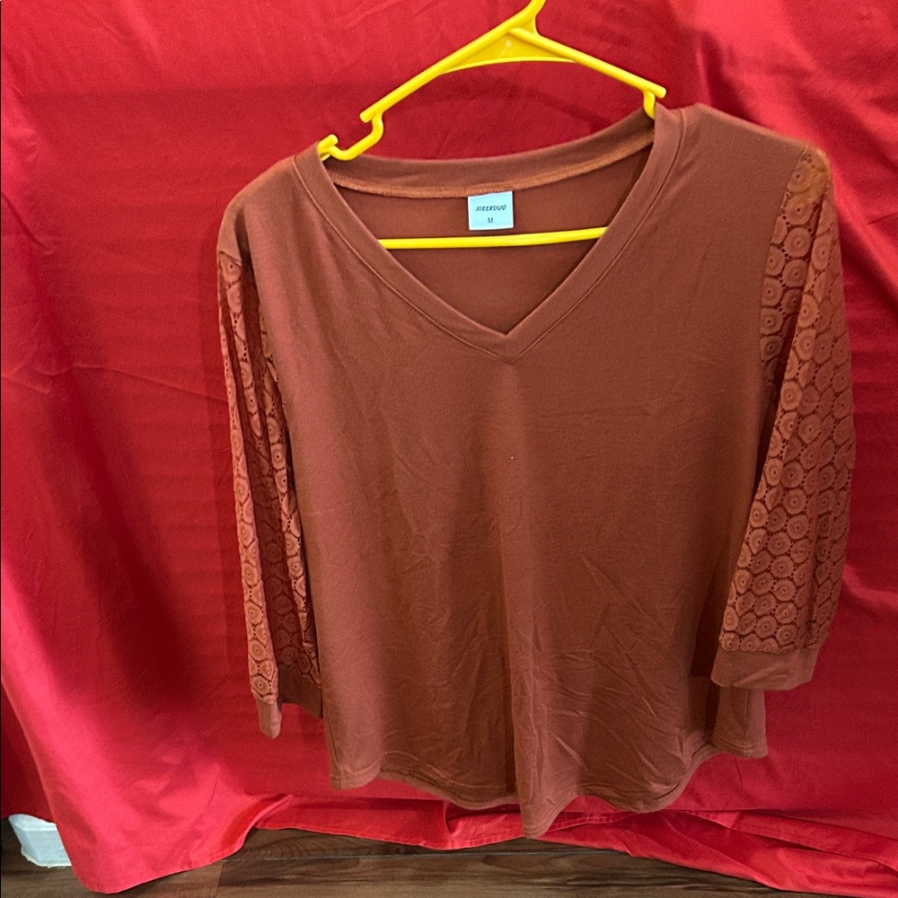 KEEKIURO Women's Long Sleeve Top in Rust with Lace Detail BLOUSE